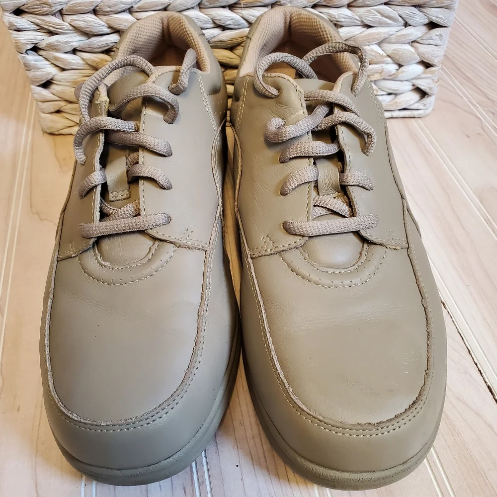 Hush Puppies Women's Power Walker Casual Shoes Taupe Size 8.5 Lace Up Sneaker
